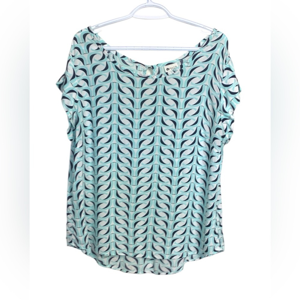 Stylus Light Weight Office Summer Top, Keyhole Back Closure w Fabric Button